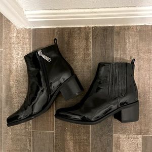 Blondo waterproof black ankle booties